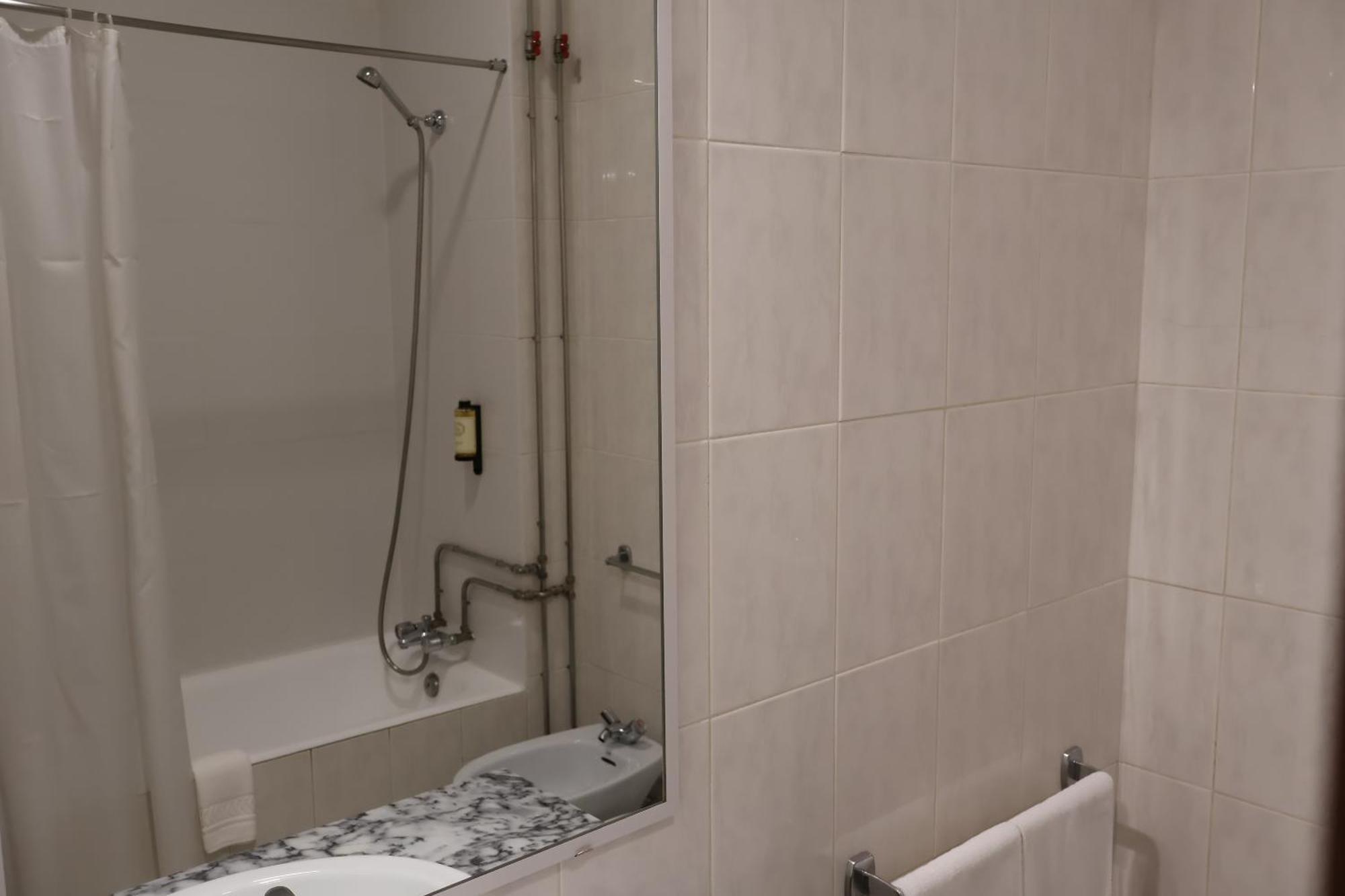 Hotel Santhyago Трофа Екстериор снимка