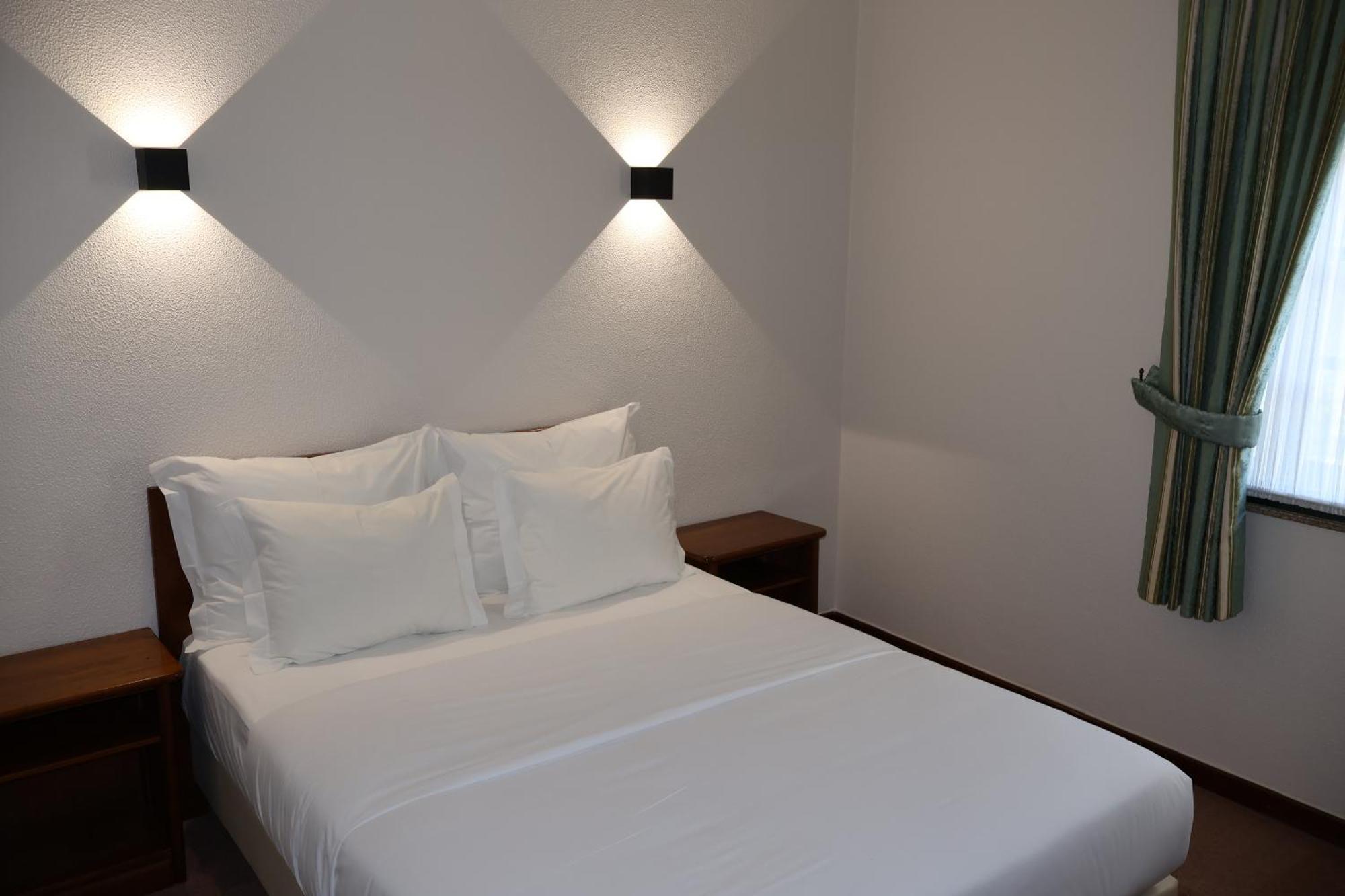 Hotel Santhyago Трофа Екстериор снимка