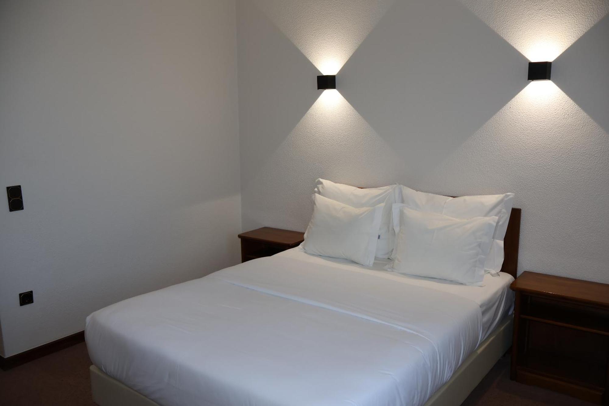 Hotel Santhyago Трофа Екстериор снимка