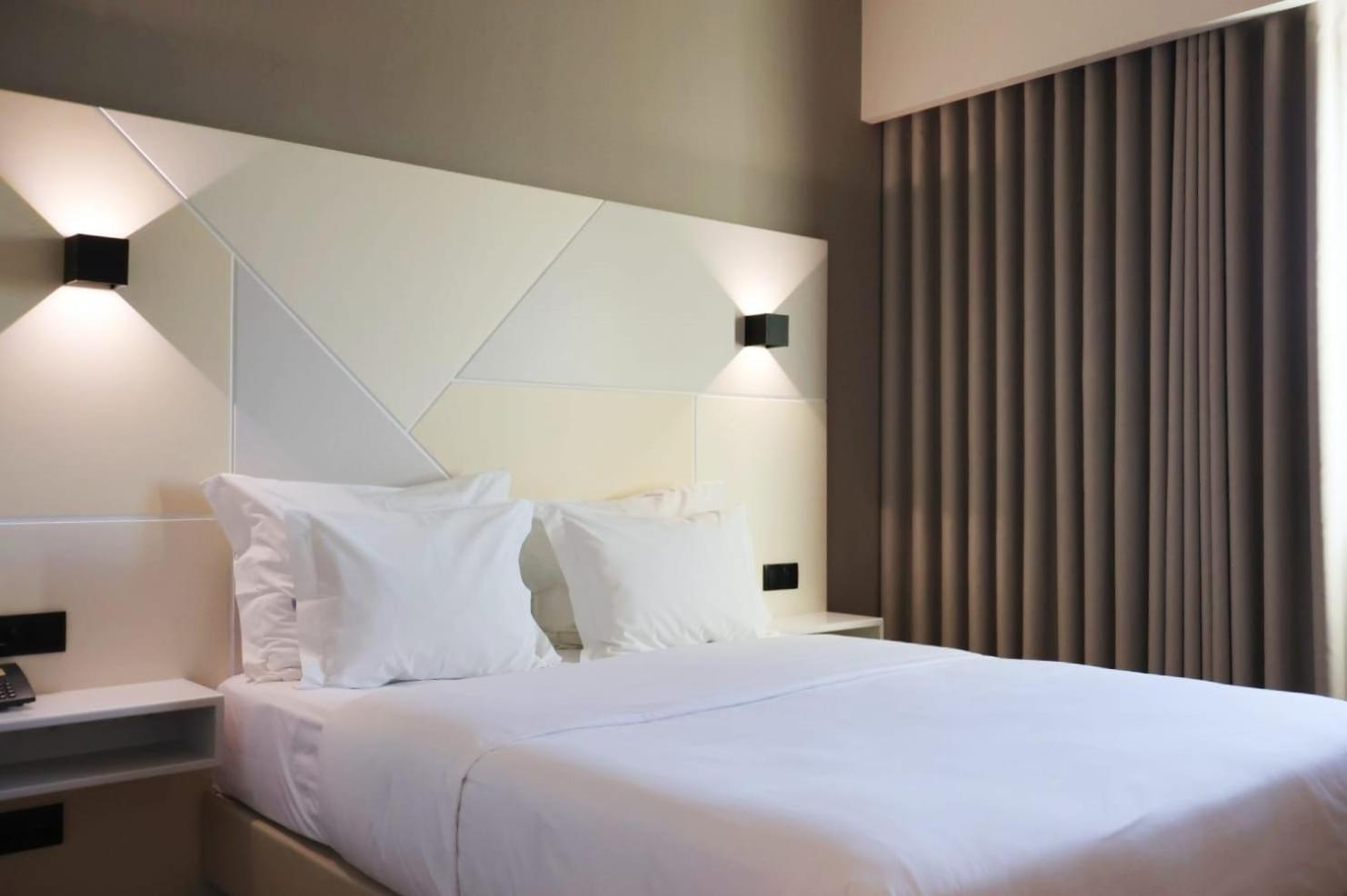 Hotel Santhyago Трофа Екстериор снимка