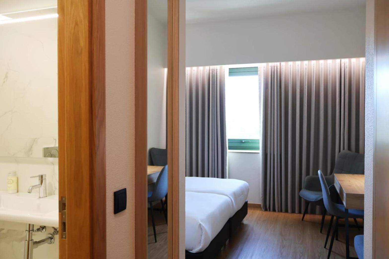 Hotel Santhyago Трофа Екстериор снимка