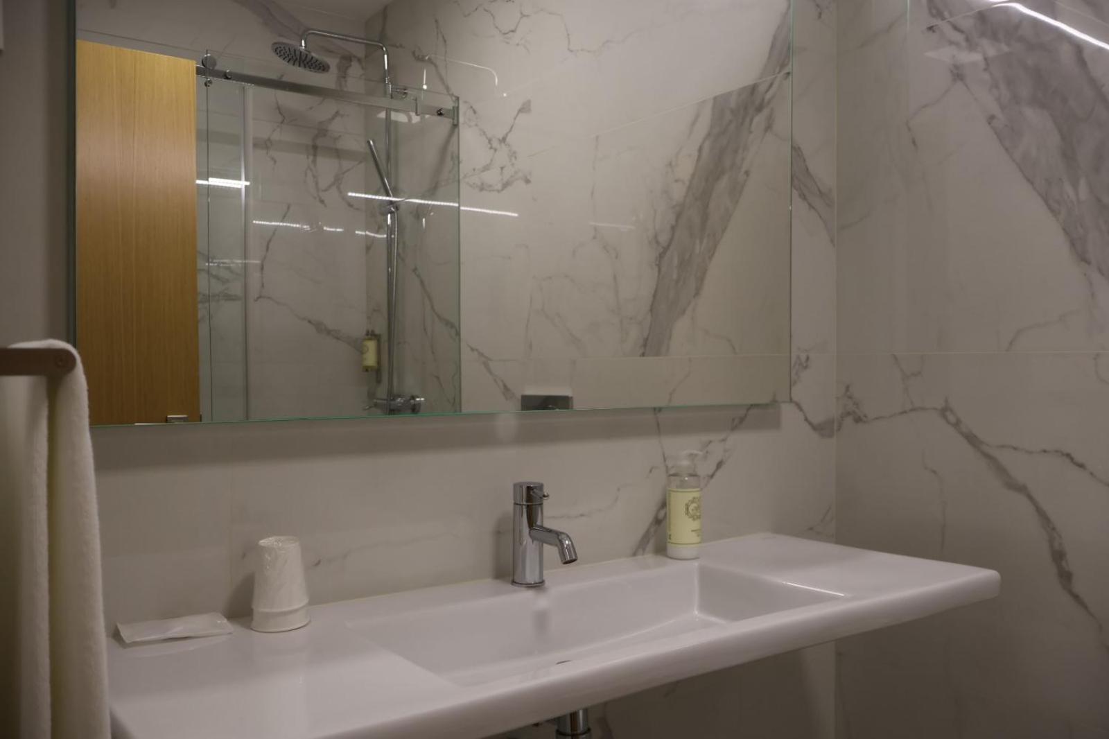 Hotel Santhyago Трофа Екстериор снимка