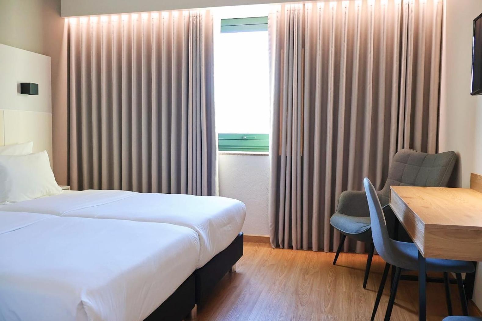 Hotel Santhyago Трофа Екстериор снимка
